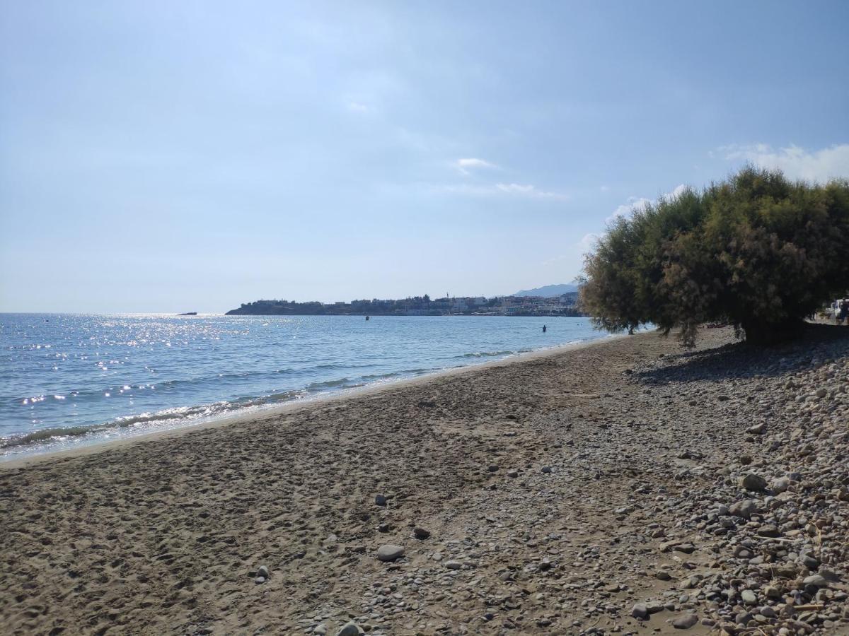 Neva Apartments By The Beach Makrýgialos Exterior foto